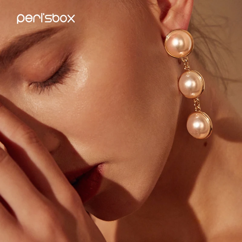 Peri'sbox 2018 New Triple Pearl Drop Earrings for Women Round Simulated Pearl Earrings Jewelry Elegant Bridal Wedding Earrings
Peri'sbox 2018 New Triple Pearl Drop Earrings for Women Round Simulated Pearl Earrings Jewelry Elegant Bridal Wedding Earrings