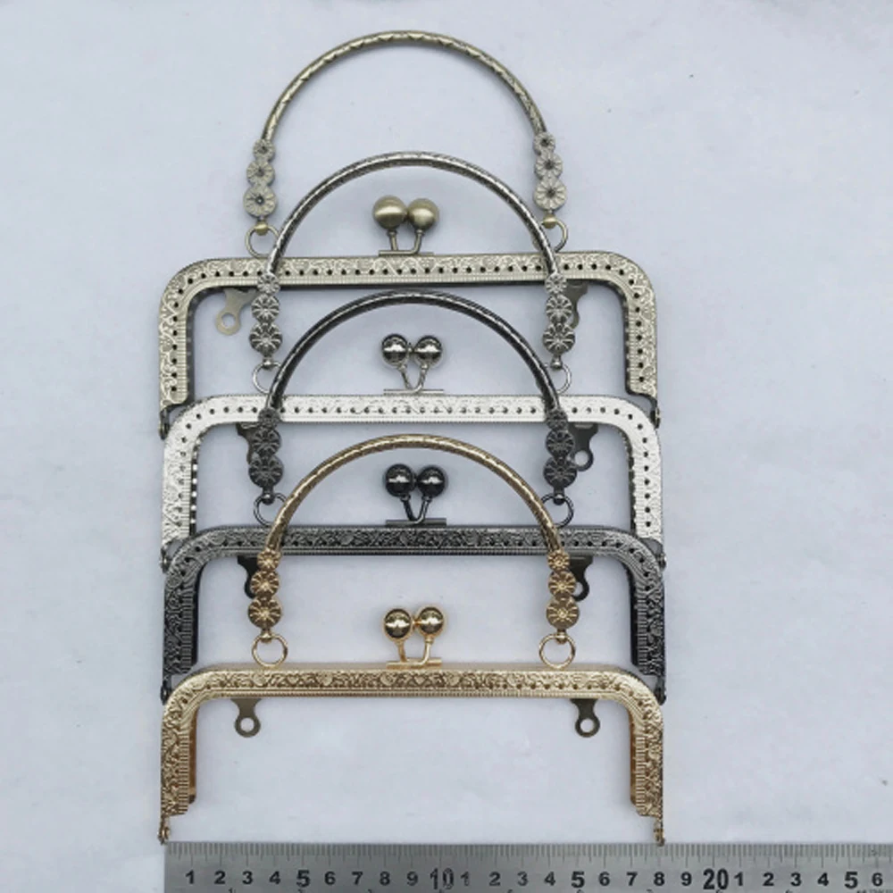18cm DIY women purse frame with handle kiss buckle bag making metal calsp 5pcs/lot silver golden gunblack bronze
18cm DIY women purse frame with handle kiss buckle bag making metal calsp 5pcs/lot silver golden gunblack bronze