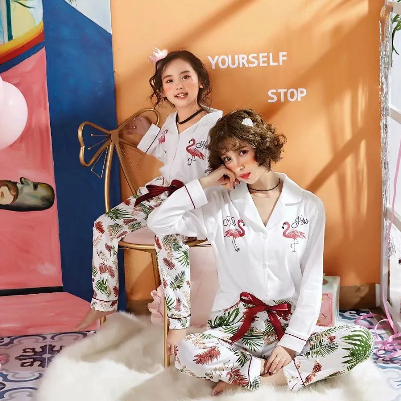 Family Christmas Pajamas Set 10% Cotton Flamingo Shirts Pants Mother and Daughter Clothes Matching Dress Boy Kids Sleepwear
Family Christmas Pajamas Set 10% Cotton Flamingo Shirts Pants Mother and Daughter Clothes Matching Dress Boy Kids Sleepwear