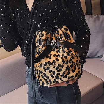 2019 New Fashion Women's Leopard Messenger Crossbody Bucket Bag Multi-purpose Female Casual Shoulder Diagonal Bag Bolsa Feminina
2019 New Fashion Women's Leopard Messenger Crossbody Bucket Bag Multi-purpose Female Casual Shoulder Diagonal Bag Bolsa Feminina