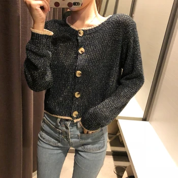 2018 new long sleeved knitwear, cardigan jacket, thin female, single breasted, short coat.
2018 new long sleeved knitwear, cardigan jacket, thin female, single breasted, short coat.