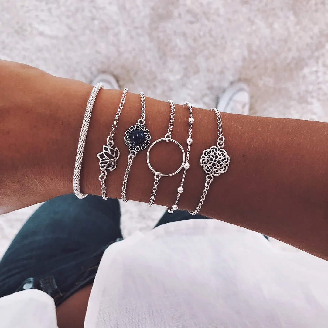 Silver Color Lotus Flower Black Stone Charm Bracelets For Women Elegant Round Circle Disc Snake Chain Bracelets & Bangles A317
Silver Color Lotus Flower Black Stone Charm Bracelets For Women Elegant Round Circle Disc Snake Chain Bracelets & Bangles A317