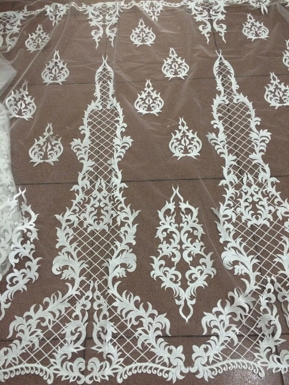 Newest J-8107 French net lace high quality embroidered lace fabric for party dress
Newest J-8107 French net lace high quality embroidered lace fabric for party dress