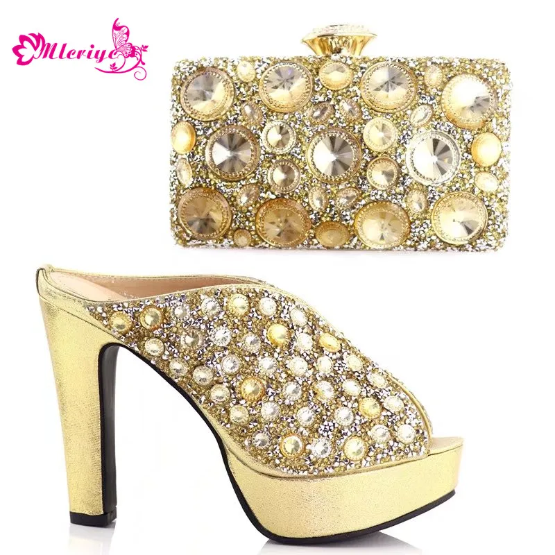 Evening shoes Buckle decorated With Crystal in Wedding Ladies Shoes with Matching Bag Set Nigerian Shoes and Bag Set for Party
Evening shoes Buckle decorated With Crystal in Wedding Ladies Shoes with Matching Bag Set Nigerian Shoes and Bag Set for Party