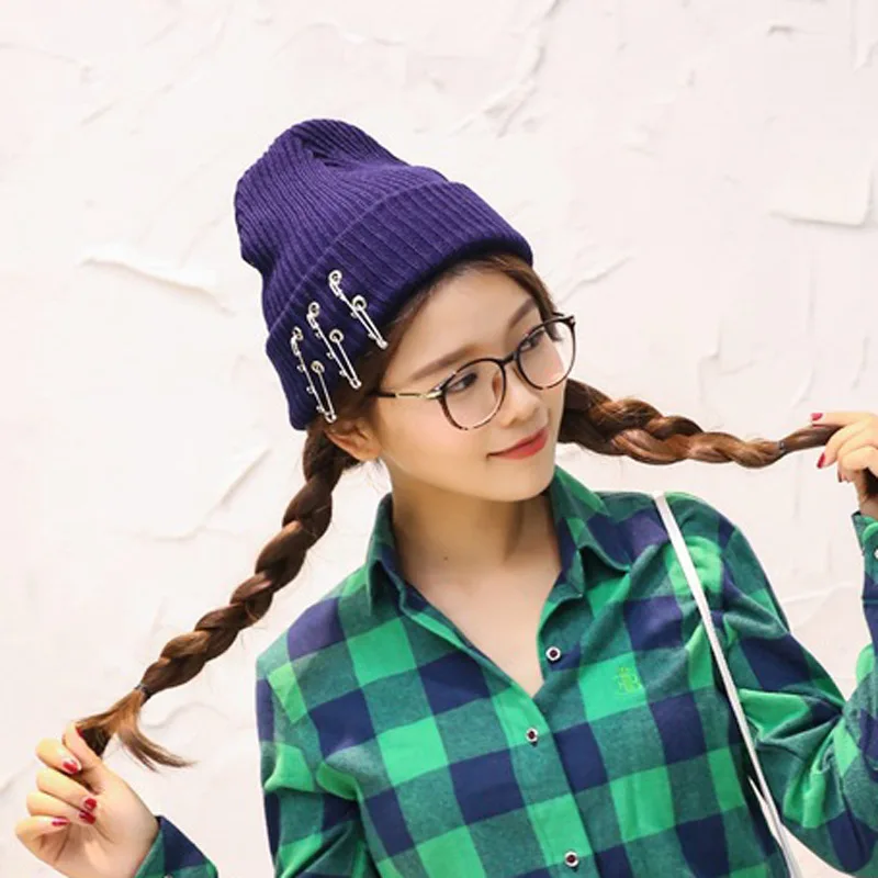 Fashionable Short Knitted Cap Warm Autumn Winter Knitted Hat Female Creative Piercing Ring Hip Hop Caps Cotton for Women Caps
Fashionable Short Knitted Cap Warm Autumn Winter Knitted Hat Female Creative Piercing Ring Hip Hop Caps Cotton for Women Caps