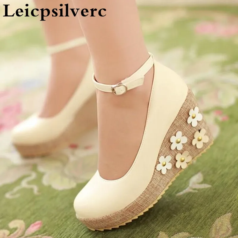 Autumn new Korean version of the Institute wind and slope shoes sweet buckles shallow muffin shoes casual women shoes
Autumn new Korean version of the Institute wind and slope shoes sweet buckles shallow muffin shoes casual women shoes