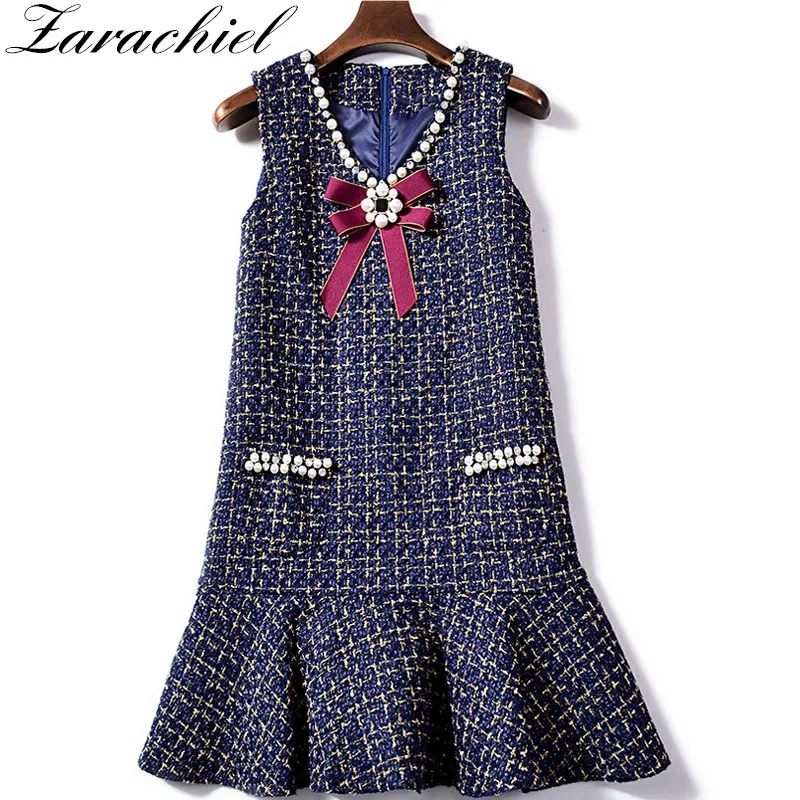 Brand Clothing Retro Beading Pearls Bow Ribbon Tweed Short Dress 2019 Spring Women Sweet V-Neck Preppy Style Vest Fishtail Dress
Brand Clothing Retro Beading Pearls Bow Ribbon Tweed Short Dress 2019 Spring Women Sweet V-Neck Preppy Style Vest Fishtail Dress
