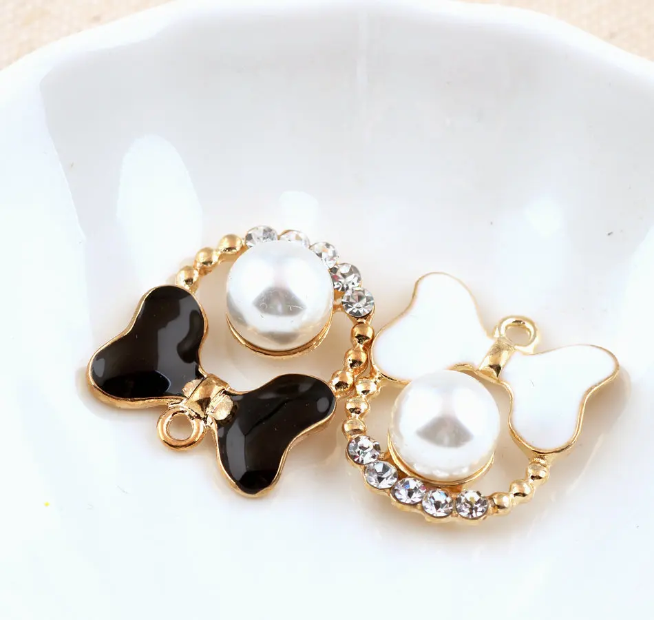 Hot 5pcs Fashion Charms Enamels Mickey Head Shape Alloy Pendant Making Gift Hair Bracelet Necklace Jewelry Accessories DIY Craft
Hot 5pcs Fashion Charms Enamels Mickey Head Shape Alloy Pendant Making Gift Hair Bracelet Necklace Jewelry Accessories DIY Craft