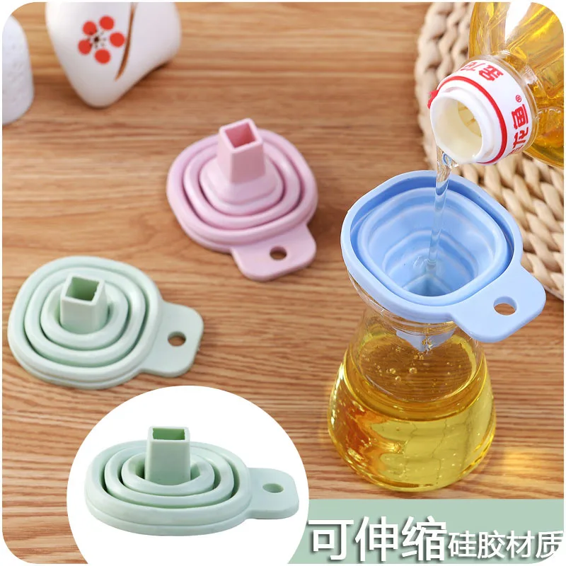Kitchen oil leakage creative household liquid dispensing small funnel silica gel folding telescopic neck funnel
Kitchen oil leakage creative household liquid dispensing small funnel silica gel folding telescopic neck funnel