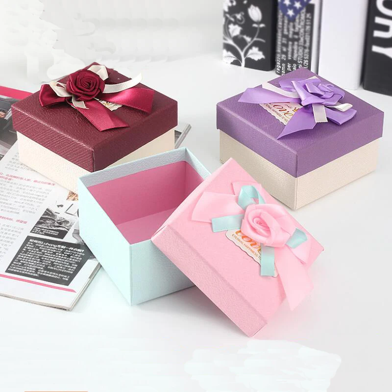4 Pcs/lot Square Flower Ribbon Gift Box Valentine's Day Chocolate Gift Box Paper Boxs for Wedding Party Candy Packaging
4 Pcs/lot Square Flower Ribbon Gift Box Valentine's Day Chocolate Gift Box Paper Boxs for Wedding Party Candy Packaging