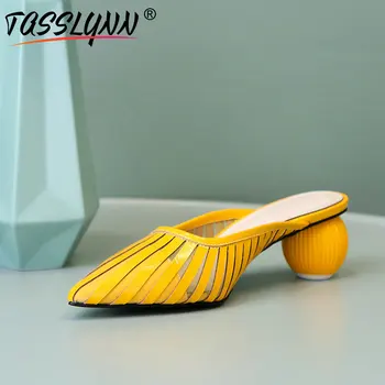TASSLYNN 2019 Women Flats Retro Patent Leather Pointed Toe Mules Slip-On Geometry Heels Korean Style Womens Shoes Size 34-43
TASSLYNN 2019 Women Flats Retro Patent Leather Pointed Toe Mules Slip-On Geometry Heels Korean Style Womens Shoes Size 34-43