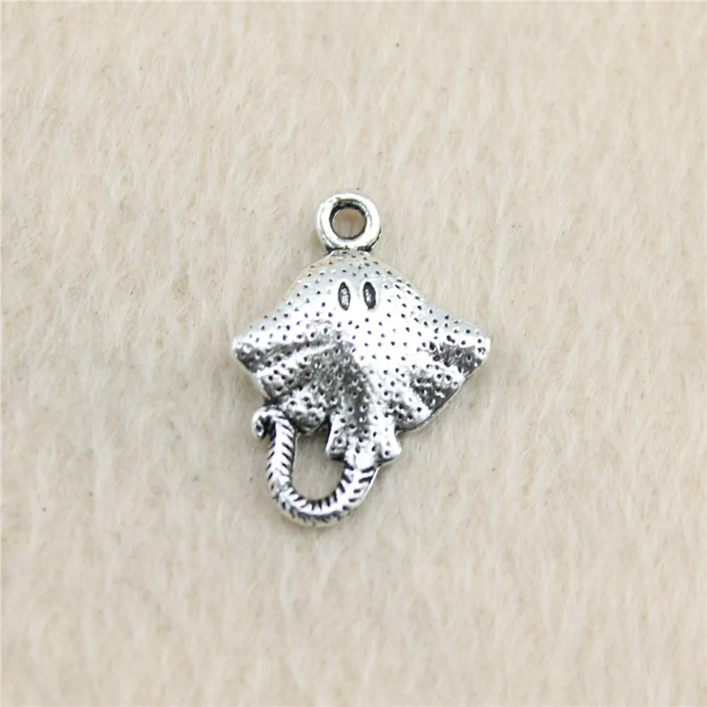 67pcs/lot 20*13mm ancient silver Stingrays charm Pendants DIY jewelry for bracelet necklace earring
67pcs/lot 20*13mm ancient silver Stingrays charm Pendants DIY jewelry for bracelet necklace earring