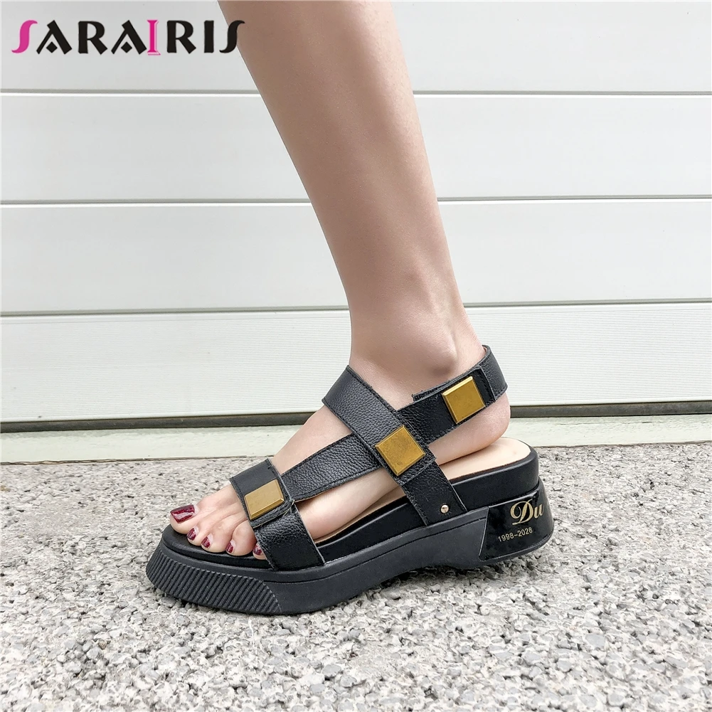 SARAIRIS New Fashion 2019 Cow Leather Platform hook&loop Summer Sandals Women Shoes Casual Shoes Woman Sandals Female
SARAIRIS New Fashion 2019 Cow Leather Platform hook&loop Summer Sandals Women Shoes Casual Shoes Woman Sandals Female