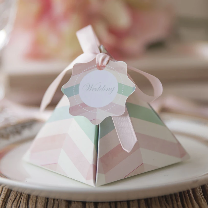 2018 kawaii stripped wedding candy boxes gift case for casamento decoration paper favor box souvenirs for guests party supplies
2018 kawaii stripped wedding candy boxes gift case for casamento decoration paper favor box souvenirs for guests party supplies