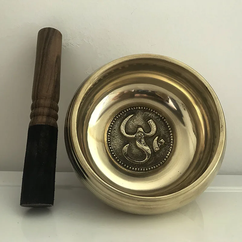 New Arrival Mantra Style Singing Bowls Gold Color Singing Bowl with Free Leather Stick and Cushion
New Arrival Mantra Style Singing Bowls Gold Color Singing Bowl with Free Leather Stick and Cushion