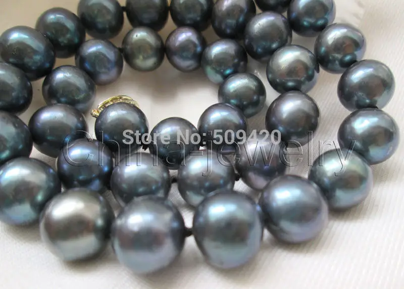 W&O656 >>AA+ 17.5" 12mm natural black round freshwater pearl necklace - 14k gold marked
W&O656 >>AA+ 17.5" 12mm natural black round freshwater pearl necklace - 14k gold marked