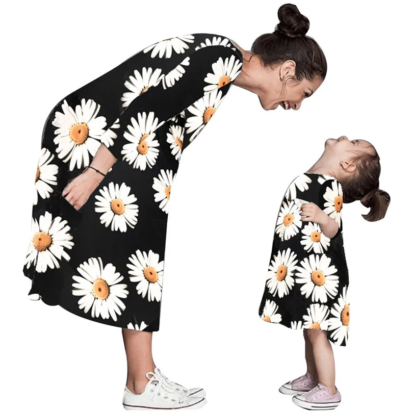 2018 Mommy and me family matching mother daughter dresses clothes striped mom Long Sleeve SunFlower Dropshipping 40AT15
2018 Mommy and me family matching mother daughter dresses clothes striped mom Long Sleeve SunFlower Dropshipping 40AT15