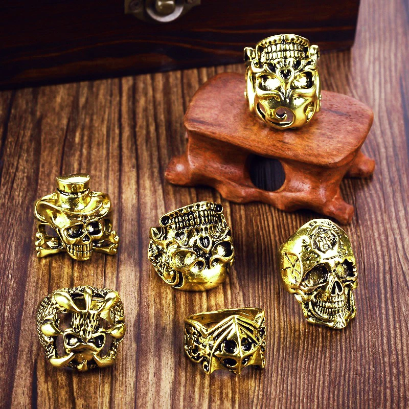 Wholesale 50pcs/lot skull rings mens unisex mixed styles Golden big cool Exquisite punk metal alloy rock Biker skeleton jewelry
Wholesale 50pcs/lot skull rings mens unisex mixed styles Golden big cool Exquisite punk metal alloy rock Biker skeleton jewelry