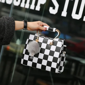 Fashion Women Shoulder Top-handle Bags Black And White Office Lady Hand Bag 2020 New Plaid Female Crossbody Tote Handbags Purse
Fashion Women Shoulder Top-handle Bags Black And White Office Lady Hand Bag 2020 New Plaid Female Crossbody Tote Handbags Purse