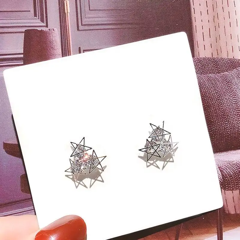Korean Shinning Zircon Star Stud Earrings For Women Girls Delicate New Fashion Jewelry oorbellen 2019
Korean Shinning Zircon Star Stud Earrings For Women Girls Delicate New Fashion Jewelry oorbellen 2019