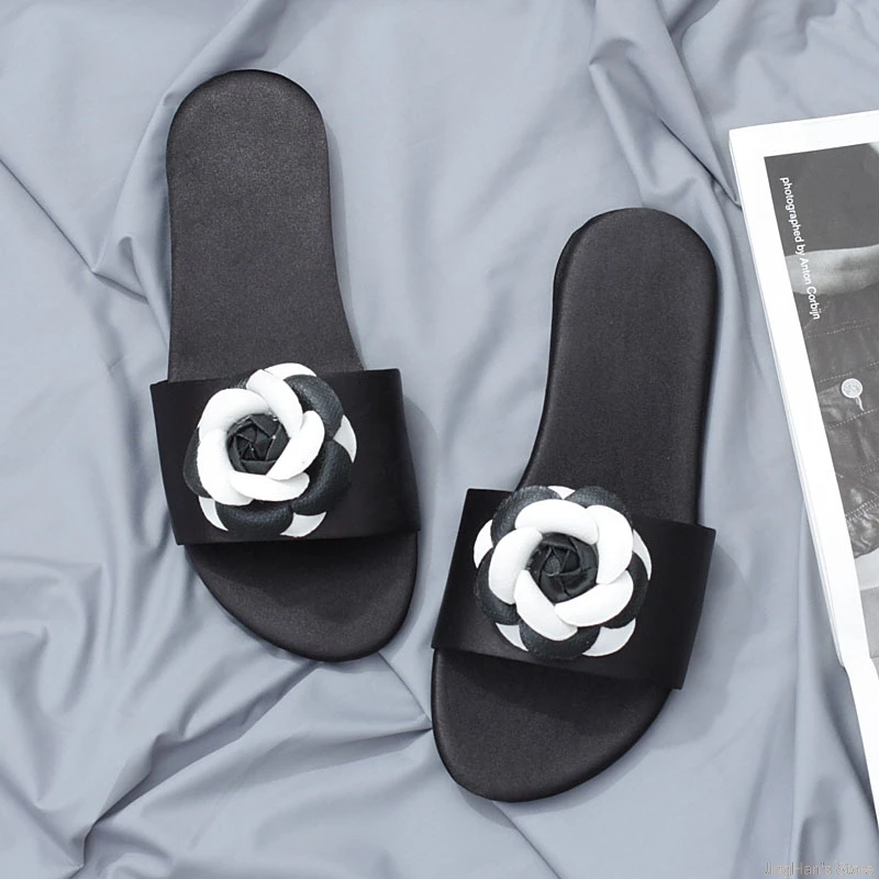 Summer Fashion silks Slippers women Camellia Flower Sweet Flip Flops Classic Brand flower Slippers female Open Toe Beach shoes
Summer Fashion silks Slippers women Camellia Flower Sweet Flip Flops Classic Brand flower Slippers female Open Toe Beach shoes