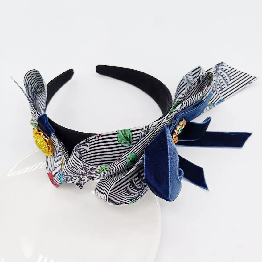 New Baroque headband fabric bow sunflower hair simple fashion temperament street style headband Casual wild fashion headband 607
New Baroque headband fabric bow sunflower hair simple fashion temperament street style headband Casual wild fashion headband 607