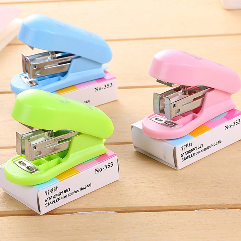 2PCS Creative Mini Stapler Set Cute 24/6 Stationery Office School Supplies Binding Machine and Staples Three Colors Optional
2PCS Creative Mini Stapler Set Cute 24/6 Stationery Office School Supplies Binding Machine and Staples Three Colors Optional