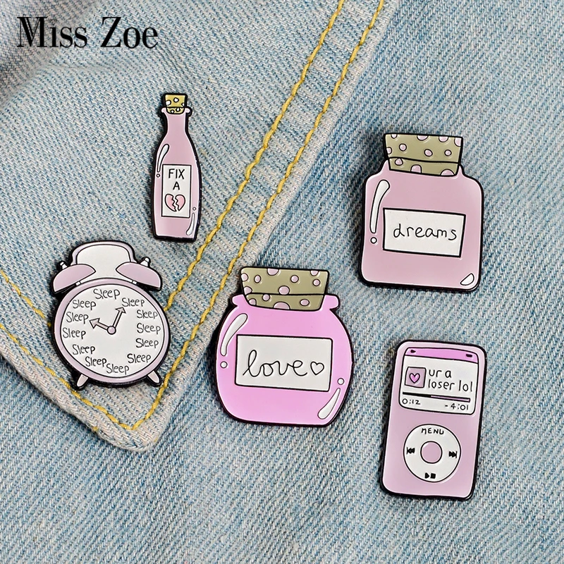 Pink Collection Enamel Pins Sleep Clock Love Dream Bottle Brooches Denim Shirt Lapel Pin Bag Cartoon Cute Jewelry Gift for Girl
Pink Collection Enamel Pins Sleep Clock Love Dream Bottle Brooches Denim Shirt Lapel Pin Bag Cartoon Cute Jewelry Gift for Girl
