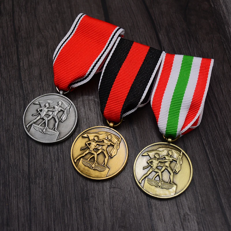 German World War II Flower Return Commemorative Metal Medal Ribbon Belt Uniform Accessories
German World War II Flower Return Commemorative Metal Medal Ribbon Belt Uniform Accessories