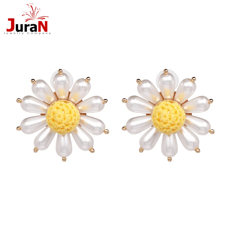 JURAN Cute Pearl Daisy Flower Statement Earrings For Women wedding jewelry 2019 new chrysanthem stud Earrings for women
JURAN Cute Pearl Daisy Flower Statement Earrings For Women wedding jewelry 2019 new chrysanthem stud Earrings for women