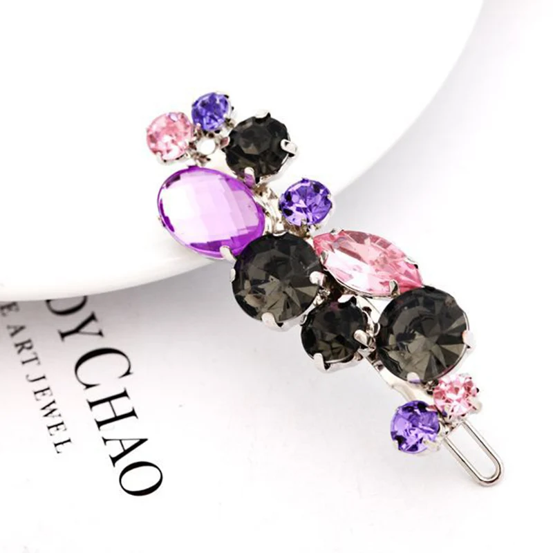 Manufacturers selling the latest design color crystal silver combination character headband hairwear for women H031
Manufacturers selling the latest design color crystal silver combination character headband hairwear for women H031