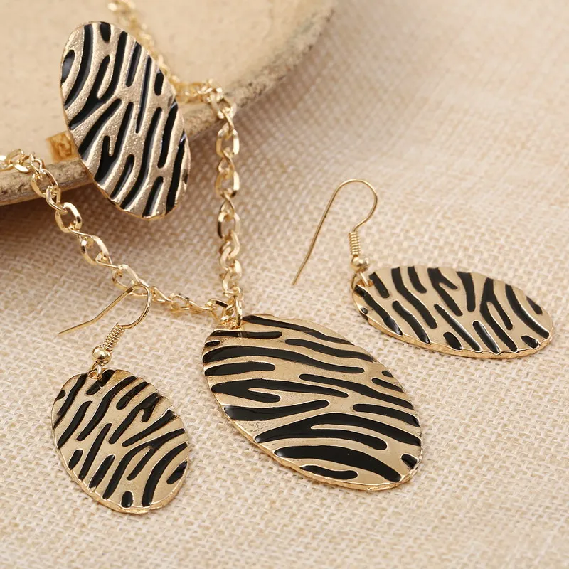 Newest Enamel Jewelry Set Women Gold Color African Beads Jewelry Sets Oval Zebra Necklace Earring Ring 3pcs/set
Newest Enamel Jewelry Set Women Gold Color African Beads Jewelry Sets Oval Zebra Necklace Earring Ring 3pcs/set