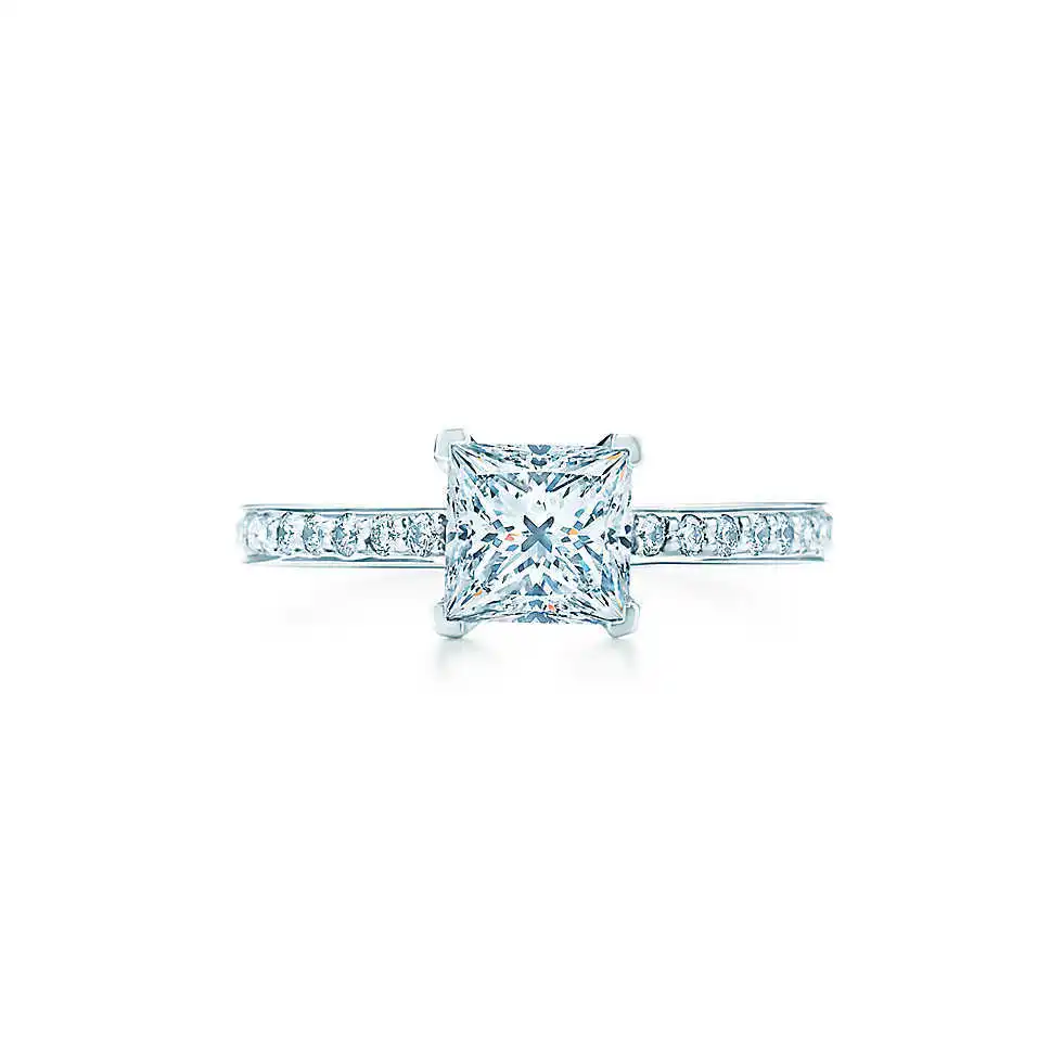 1 Carat Solid 750 Gold Princess Cut Prominent Certificate Moissanite Wedding Ring For Women Solid Gold Ring For Female With Box
1 Carat Solid 750 Gold Princess Cut Prominent Certificate Moissanite Wedding Ring For Women Solid Gold Ring For Female With Box