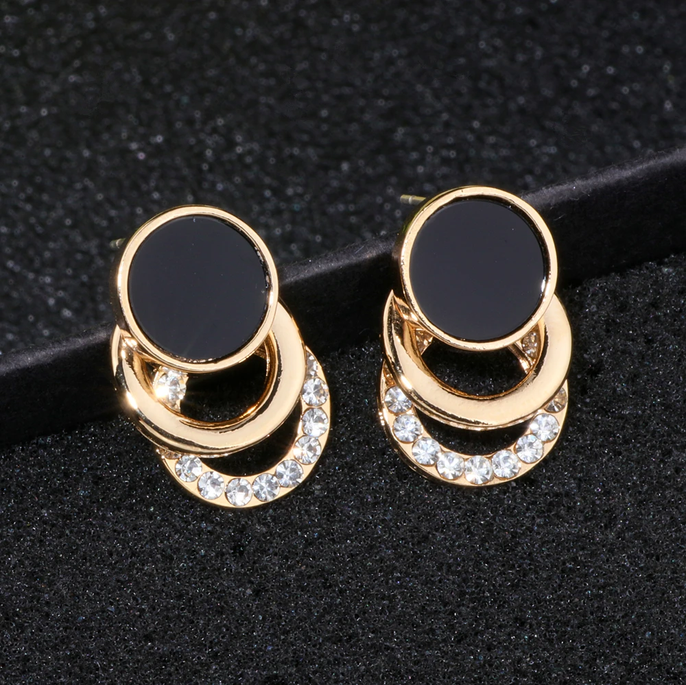 2018 New Trendy Gold Color Simple Geometric Round Circle Metal Earrings for Women Fashion Crystal Drop Earring Brincos WX070
2018 New Trendy Gold Color Simple Geometric Round Circle Metal Earrings for Women Fashion Crystal Drop Earring Brincos WX070