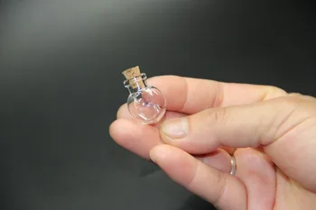 Small Glass Bottles With Corks DIY Mini Flat Shaped Art Jars Gifts Vials Lovely Little Pendant Bottles Wedding Decor Gift 200pcs
Small Glass Bottles With Corks DIY Mini Flat Shaped Art Jars Gifts Vials Lovely Little Pendant Bottles Wedding Decor Gift 200pcs