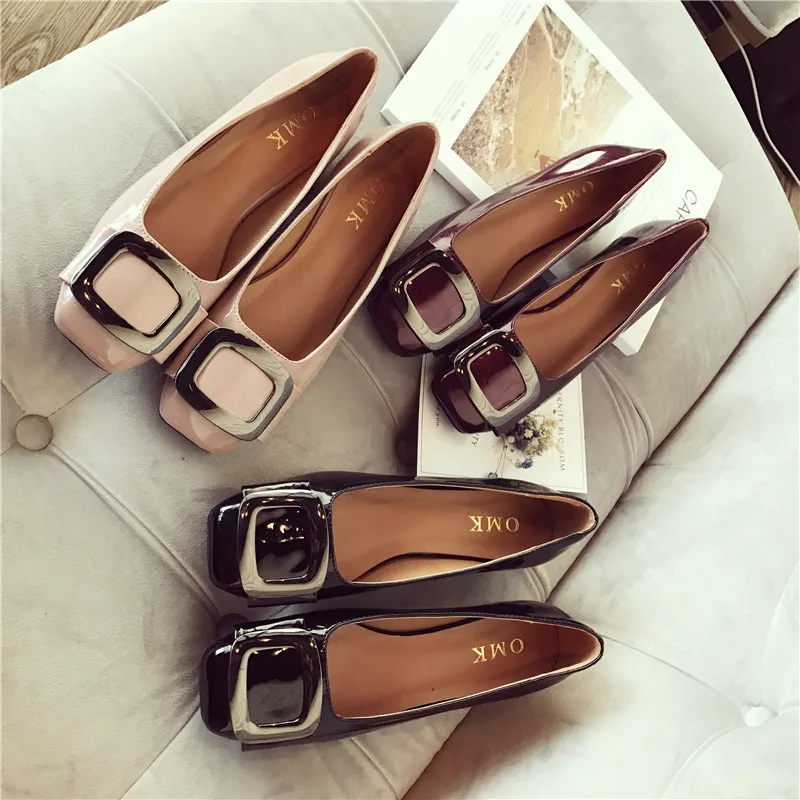 korean style patent leather plus size single shoes women square buckle decorate moccasins woman new ballet flats summer loafers
korean style patent leather plus size single shoes women square buckle decorate moccasins woman new ballet flats summer loafers