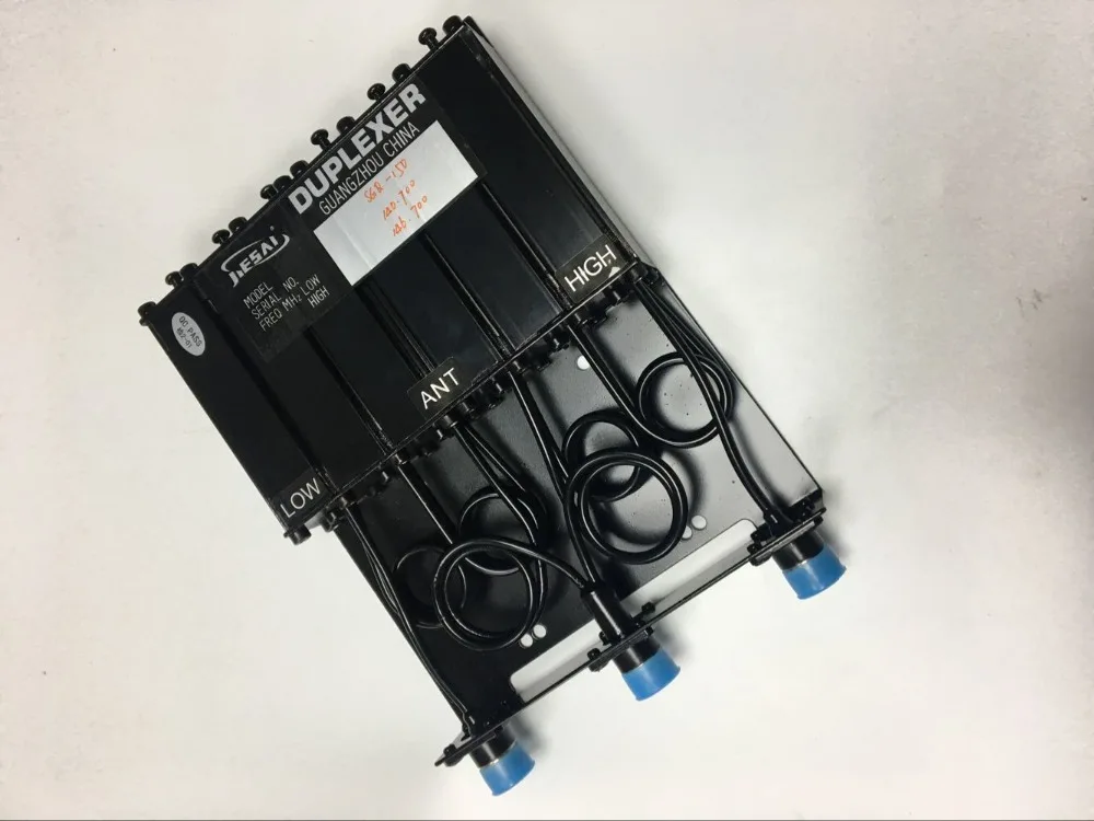 Repeater Duplexer:30W VHF 6 Cavity N connector Duplexer SGQ-150 for GM-300 GM-3188 GM-388
Repeater Duplexer:30W VHF 6 Cavity N connector Duplexer SGQ-150 for GM-300 GM-3188 GM-388