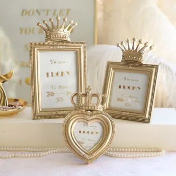 3/4/6/7Inch Creative Retro Crown Photo Frame European Court Style Embossed Gold DIY Photo Frame Wedding Gift Desktop Decor ZM160
3/4/6/7Inch Creative Retro Crown Photo Frame European Court Style Embossed Gold DIY Photo Frame Wedding Gift Desktop Decor ZM160