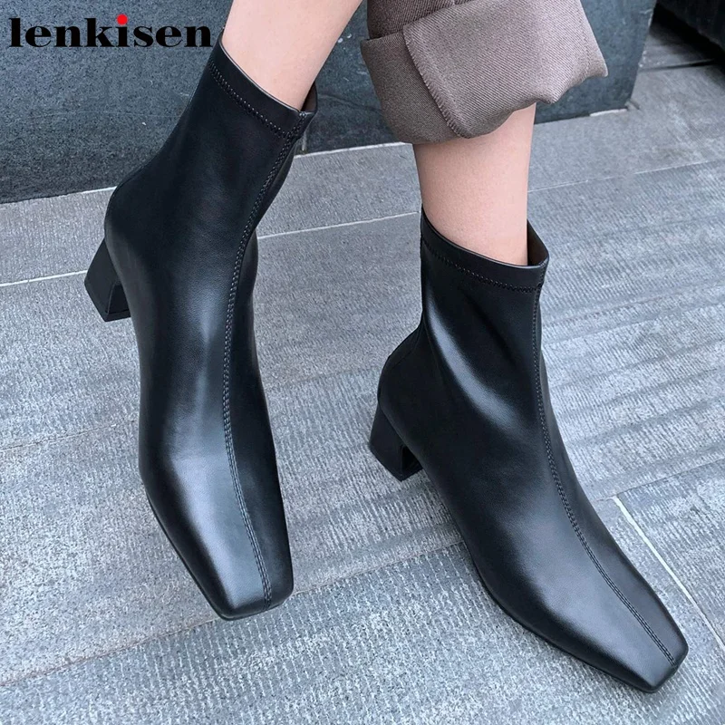 Lenkisen hot fashion flock high heels square toe vintage gentlewomen keep warm winter European style microfiber ankle boots Lsf2
Lenkisen hot fashion flock high heels square toe vintage gentlewomen keep warm winter European style microfiber ankle boots Lsf2