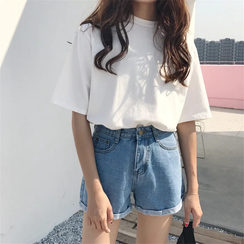 Womens Brand Newest Summer Short Jeans Brand Mid Waist Denim Blue Button Fly With Pockets and Zipper Cuffed Shorts
Womens Brand Newest Summer Short Jeans Brand Mid Waist Denim Blue Button Fly With Pockets and Zipper Cuffed Shorts