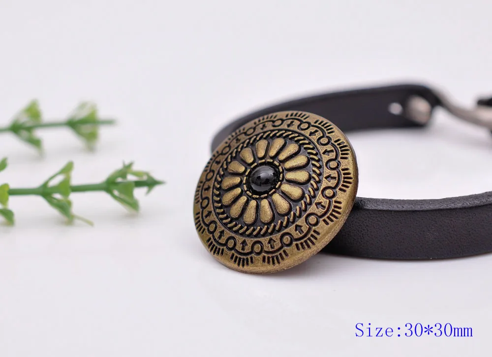 10pcs 30X30mm Antique Brass Navajo BLACK Turquoise Bead Flower Leathercraft Belt Clothes Horse Saddles Conchos Button Screw
10pcs 30X30mm Antique Brass Navajo BLACK Turquoise Bead Flower Leathercraft Belt Clothes Horse Saddles Conchos Button Screw