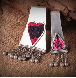 Yin handmade Vintage Necklace Miao Silver Necklace Pendant Miao silver pendant crafts
Yin handmade Vintage Necklace Miao Silver Necklace Pendant Miao silver pendant crafts