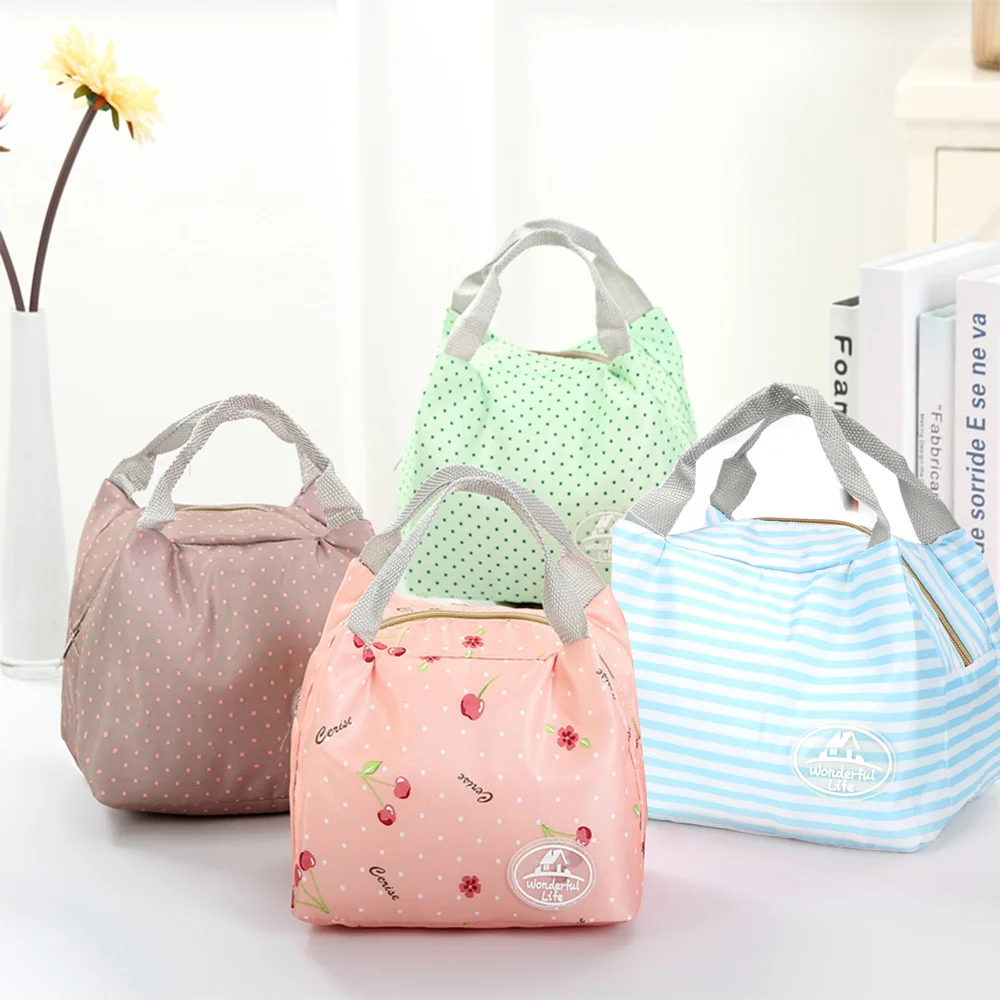 Dot Cherry Lunch Box Bag Thermal Insulated Cold Food Storage Bag Portable Canvas Stripe Stripe Warm Lunch Bags
Dot Cherry Lunch Box Bag Thermal Insulated Cold Food Storage Bag Portable Canvas Stripe Stripe Warm Lunch Bags
