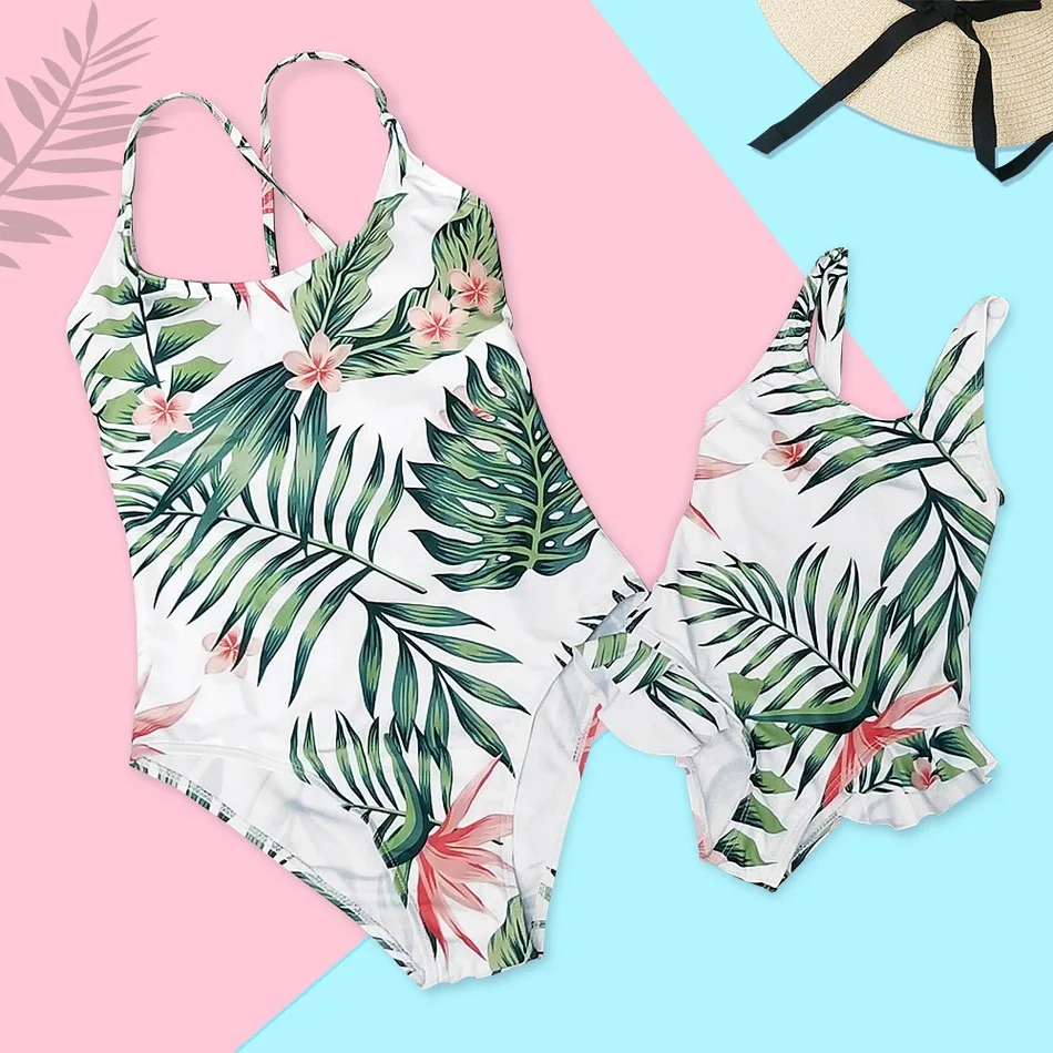 Tropical Leaf Mother Daughter Swimwear Beach Mommy and Me Swimsuit Family Look Mom and Baby Bathing Suits Famly Matching Outfits 
Tropical Leaf Mother Daughter Swimwear Beach Mommy and Me Swimsuit Family Look Mom and Baby Bathing Suits Famly Matching Outfits