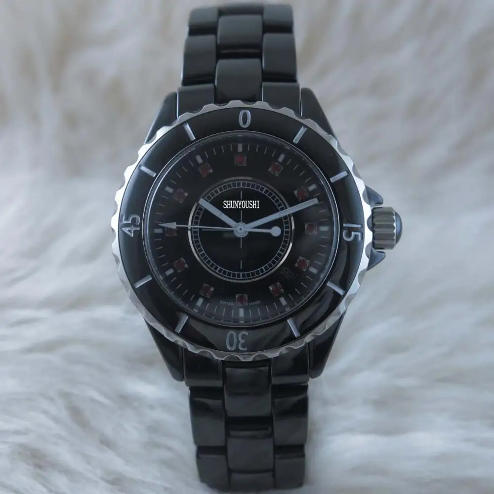 WG06460 Women's Watches Top Brand Runway Luxury European Design Quartz Wristwatches
WG06460 Women's Watches Top Brand Runway Luxury European Design Quartz Wristwatches