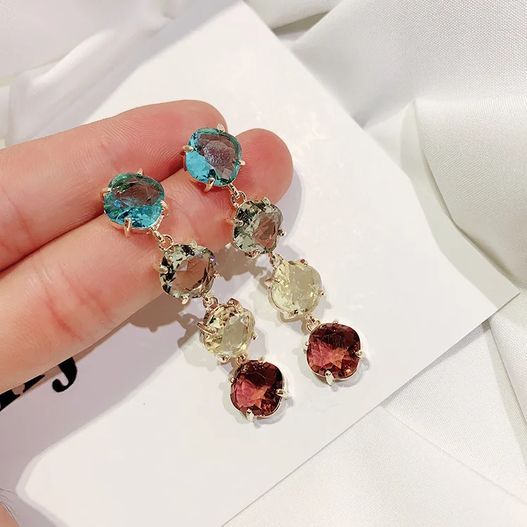 2019 hot fashion jewelry luxury color crystal earrings wedding party earrings for Girls gift for woman
2019 hot fashion jewelry luxury color crystal earrings wedding party earrings for Girls gift for woman