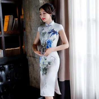 White Rayon Vintage Ladies Chinese Traditional Slim Qipao Classic Mandarin Collar Stage Show Elegant Short Cheongsam Plus Size
White Rayon Vintage Ladies Chinese Traditional Slim Qipao Classic Mandarin Collar Stage Show Elegant Short Cheongsam Plus Size