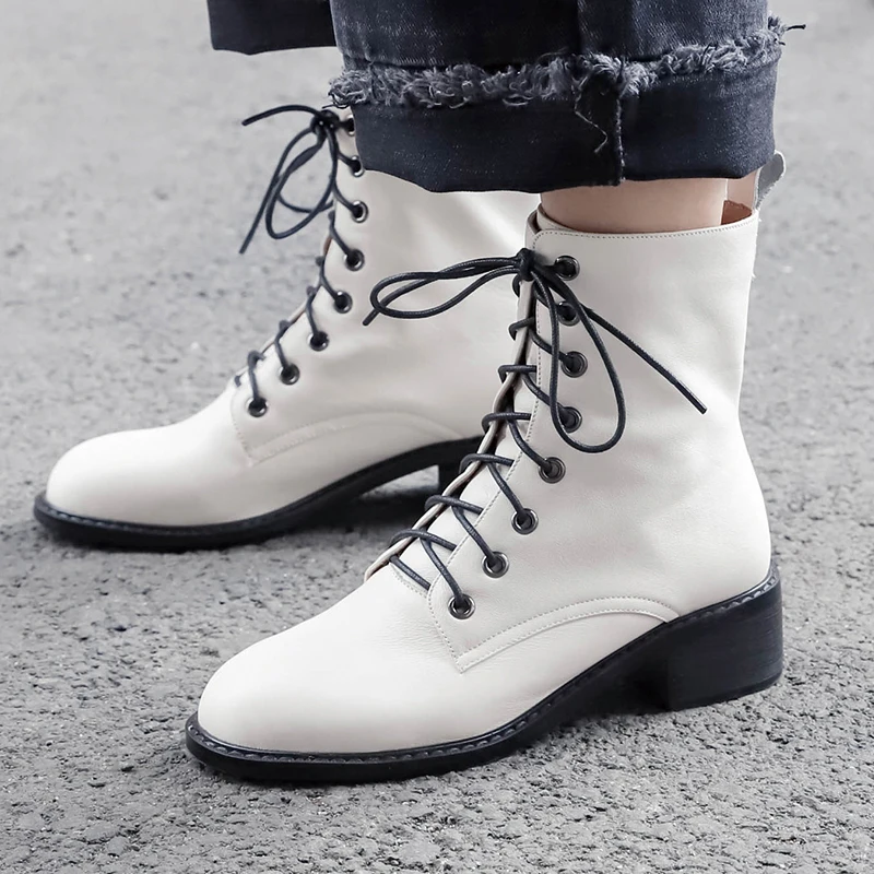 Women's genuine leather lace-up flats martin boots brand designer autumn ankle boots leisure Motorcycle boots warm plush shoes
Women's genuine leather lace-up flats martin boots brand designer autumn ankle boots leisure Motorcycle boots warm plush shoes