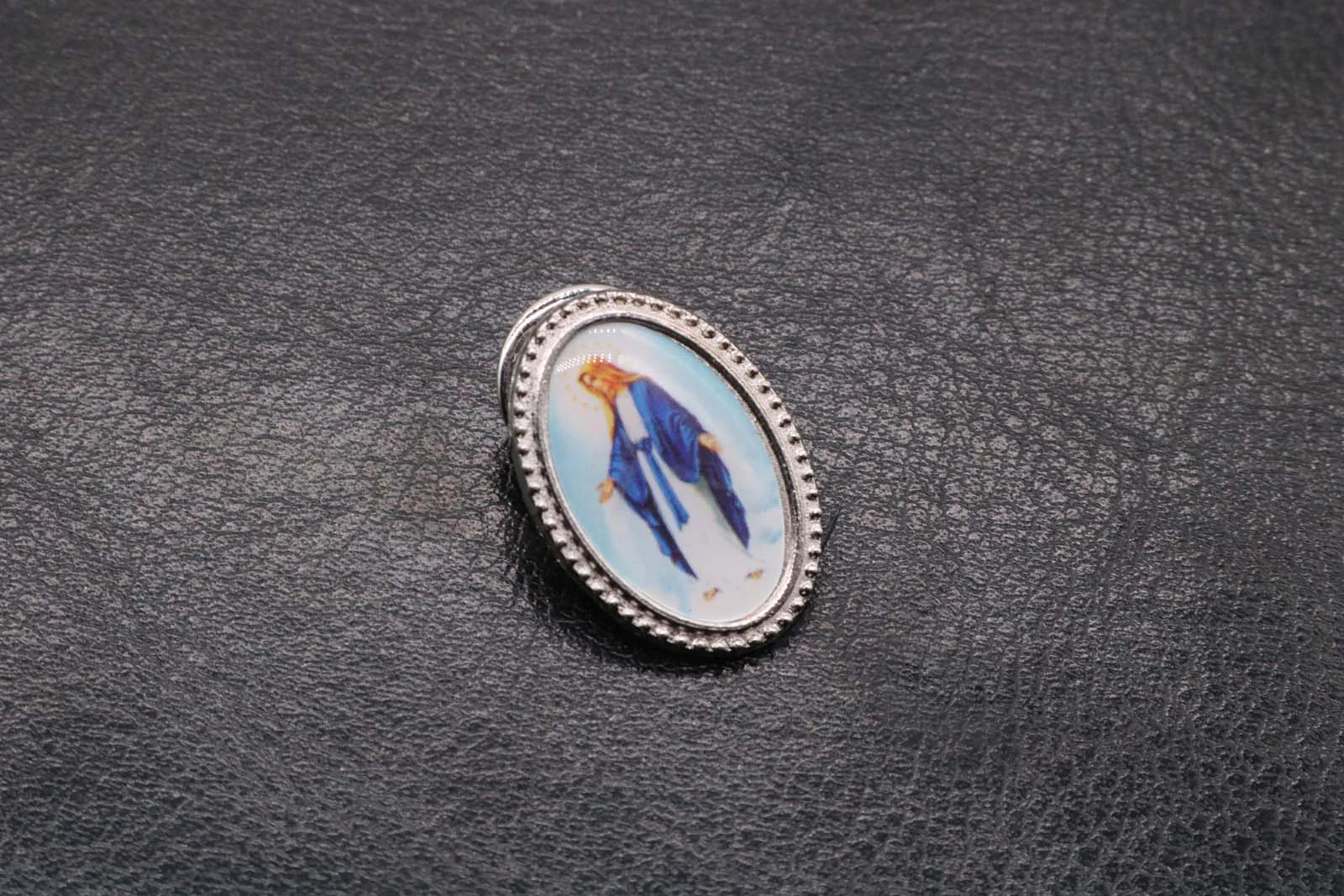 Religious brooch wholesale 12pcs. Oval Many Jesus Picture Butterfly Buckle, Picture of Jesus 1.5X2.2cm
Religious brooch wholesale 12pcs. Oval Many Jesus Picture Butterfly Buckle, Picture of Jesus 1.5X2.2cm