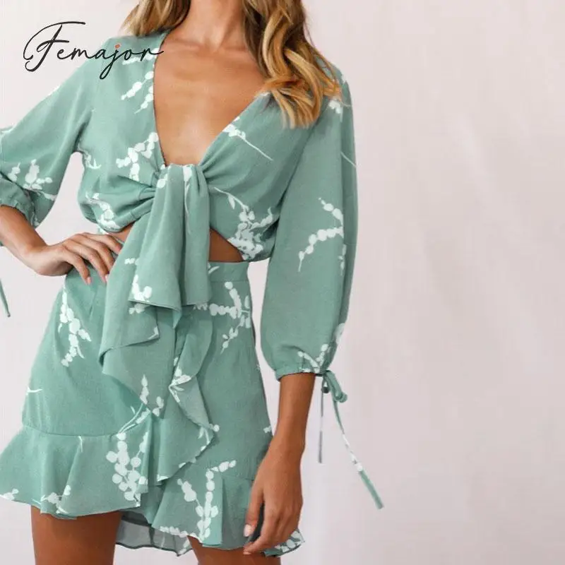 Femajor Women Fashion Print Green Dress Female Autumn Winter V Neck Bow High Waist Short Dress Mujer Ruffle Lace up Chic Vestido
Femajor Women Fashion Print Green Dress Female Autumn Winter V Neck Bow High Waist Short Dress Mujer Ruffle Lace up Chic Vestido